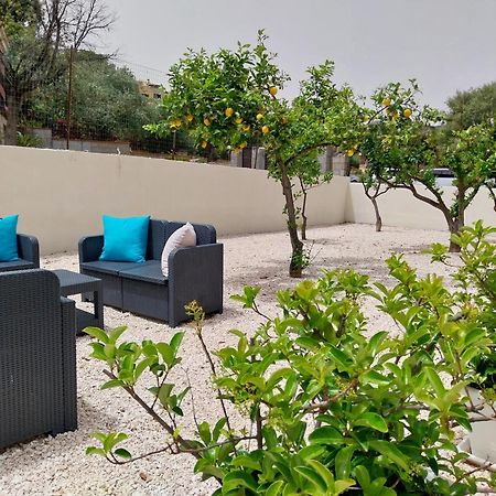 Mivida "Le Stanze Di Ada" Bed & Breakfast San Teodoro  Bagian luar foto