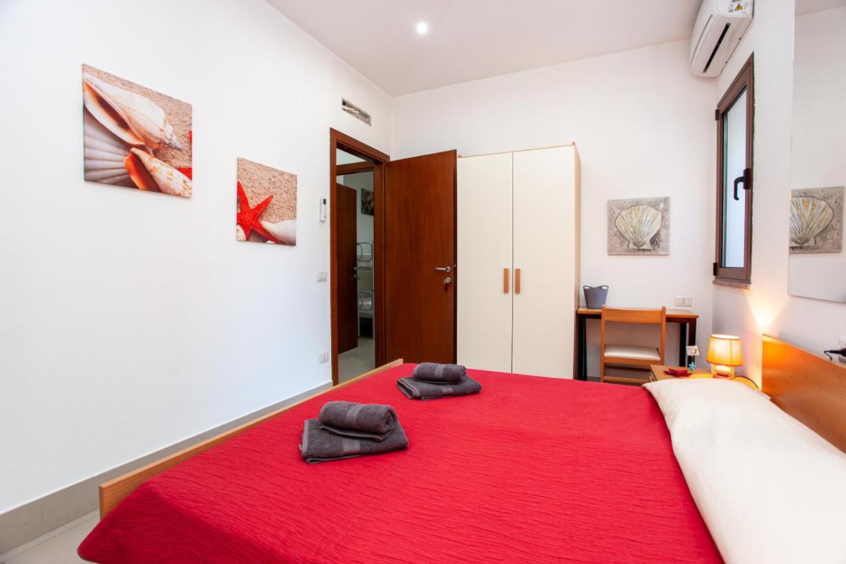 Mivida "Le Stanze Di Ada" Bed & Breakfast San Teodoro  Bagian luar foto