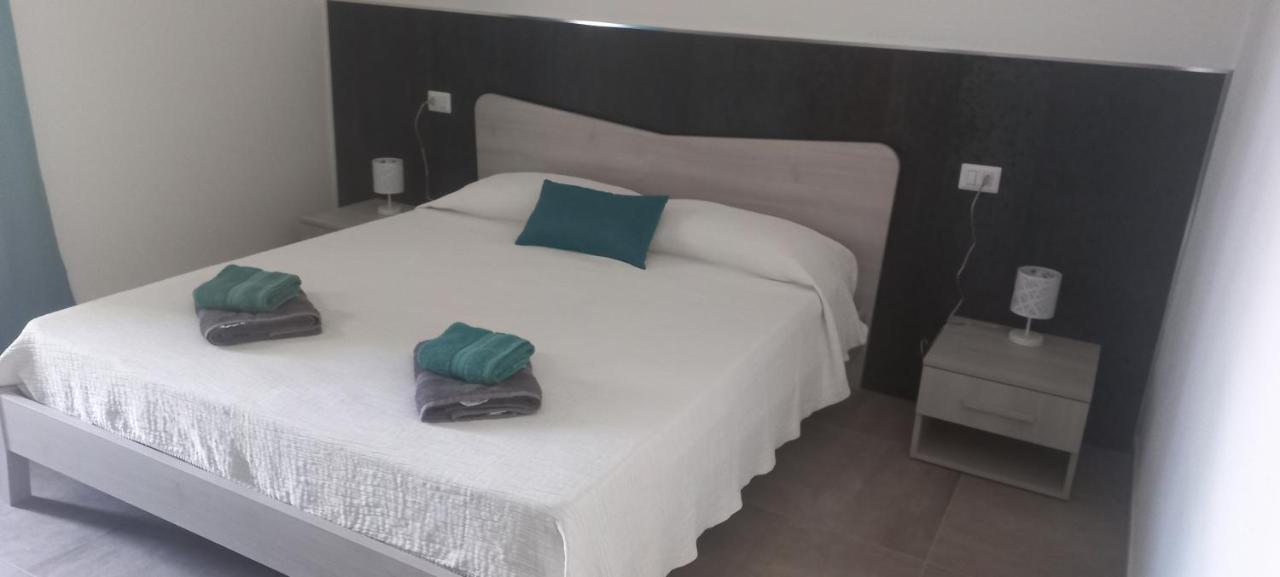 Mivida "Le Stanze Di Ada" Bed & Breakfast San Teodoro  Bagian luar foto