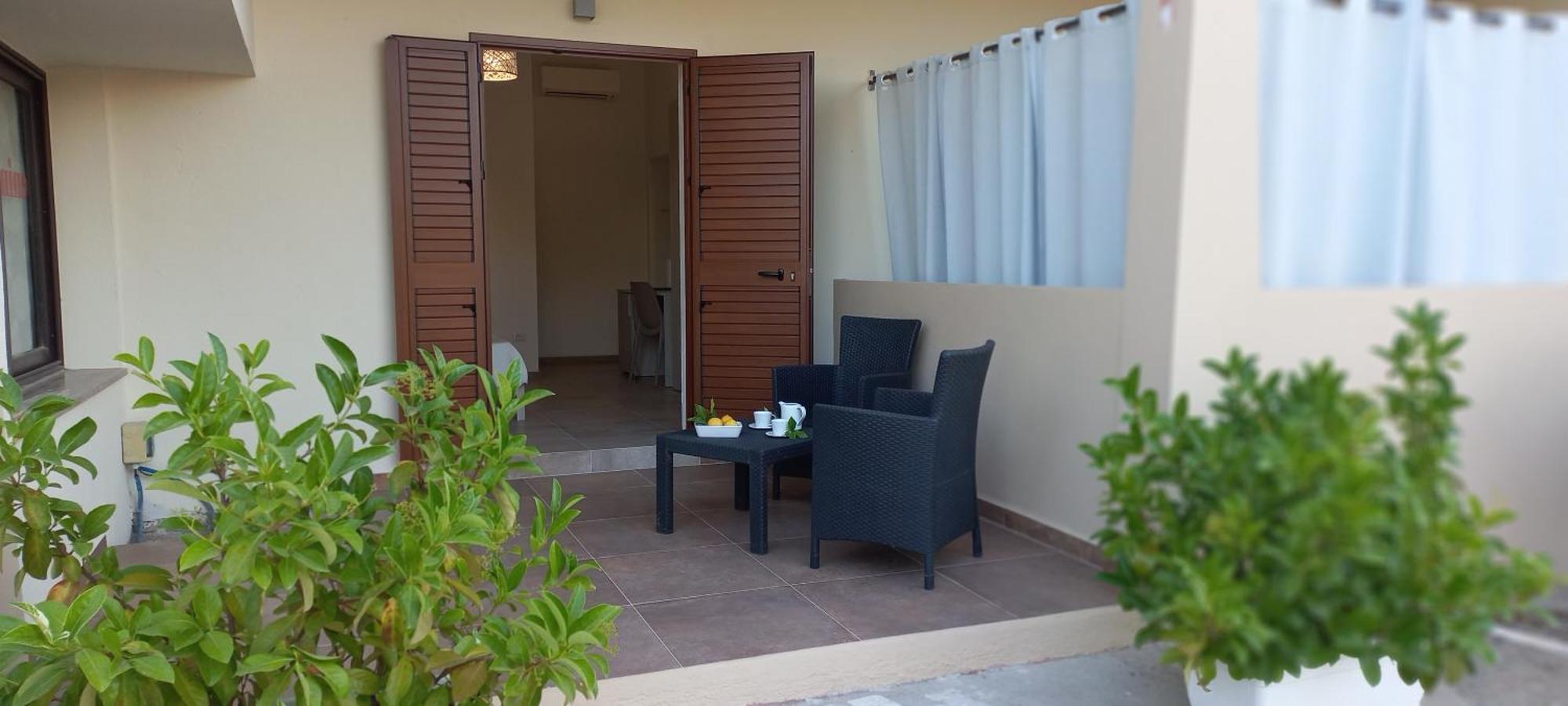 Mivida "Le Stanze Di Ada" Bed & Breakfast San Teodoro  Ruang foto